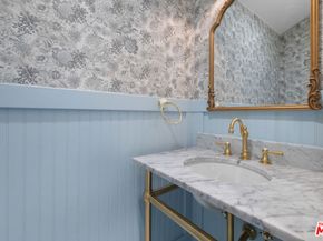 2180 W 31st Street, Los Angeles CA 90018