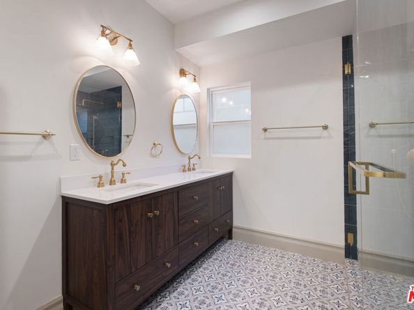 2180 W 31st Street, Los Angeles CA 90018