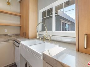 2180 W 31st Street, Los Angeles CA 90018