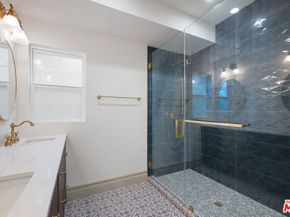 2180 W 31st Street, Los Angeles CA 90018