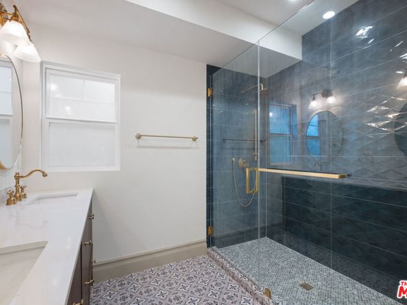 2180 W 31st Street, Los Angeles CA 90018