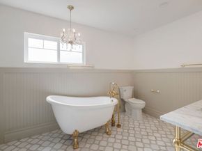 2180 W 31st Street, Los Angeles CA 90018