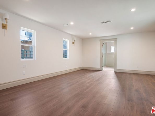 2180 W 31st Street, Los Angeles CA 90018