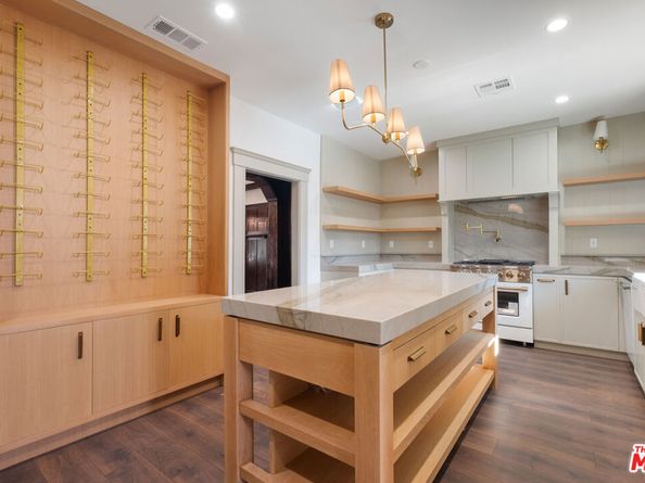 2180 W 31st Street, Los Angeles CA 90018