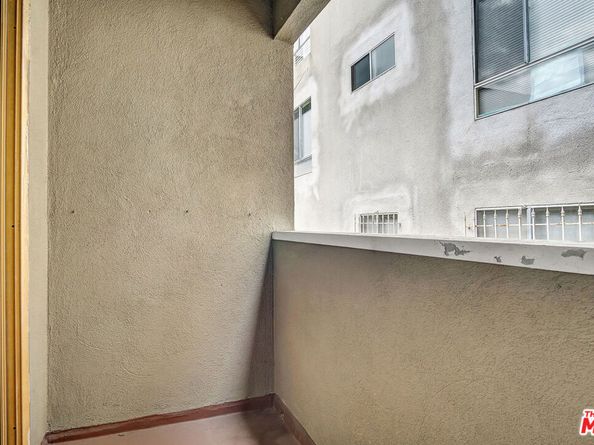 1861 Midvale Avenue, Los Angeles CA 90025