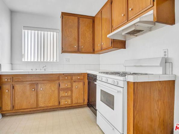 1861 Midvale Avenue, Los Angeles CA 90025