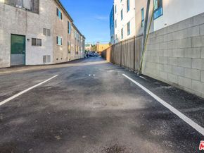 4361 Berryman Avenue 11, Los Angeles CA 90066