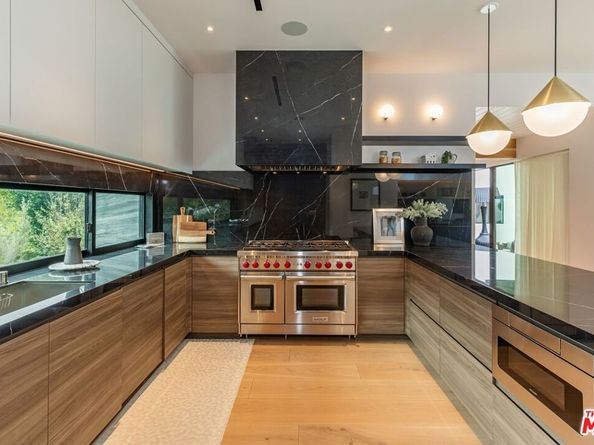 9455 Eden Drive, Beverly Hills CA 90210