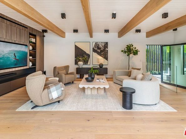 9455 Eden Drive, Beverly Hills CA 90210