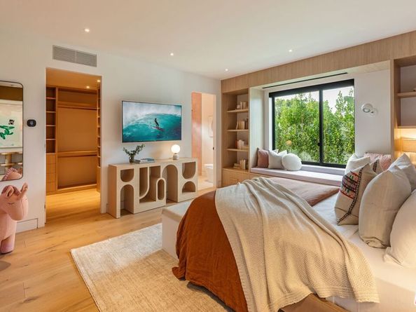 9455 Eden Drive, Beverly Hills CA 90210