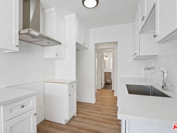 151 S Mountainview Avenue, Los Angeles CA 90057