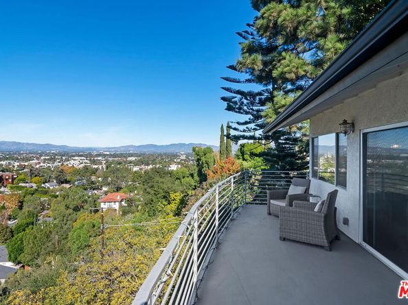 3909 Glenridge Drive, Sherman Oaks CA 91423