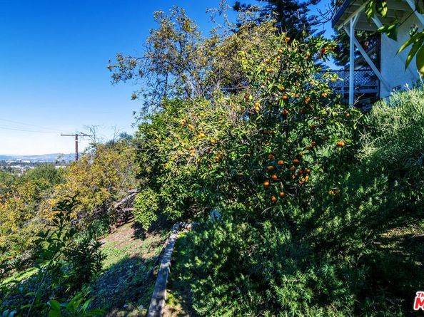 3909 Glenridge Drive, Sherman Oaks CA 91423