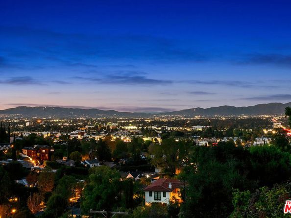 3909 Glenridge Drive, Sherman Oaks CA 91423