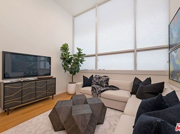 1705 Ocean Ave 107, Santa Monica CA 90401