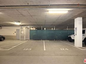 1705 Ocean Ave 107, Santa Monica CA 90401