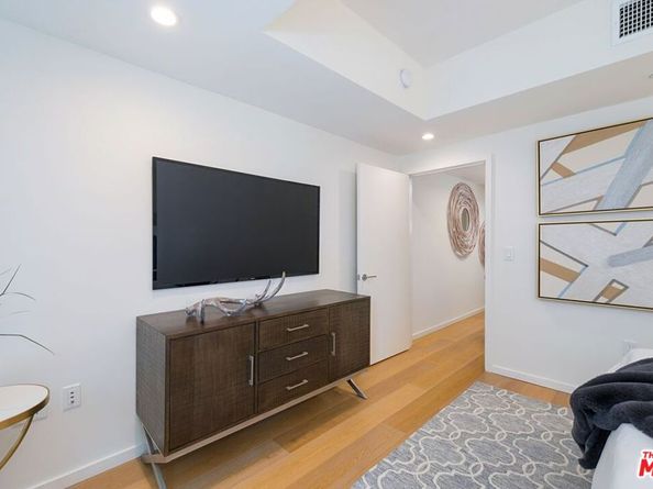 1705 Ocean Ave 107, Santa Monica CA 90401