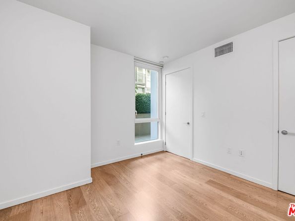 1705 Ocean Ave 107, Santa Monica CA 90401