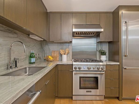 1705 Ocean Ave 107, Santa Monica CA 90401