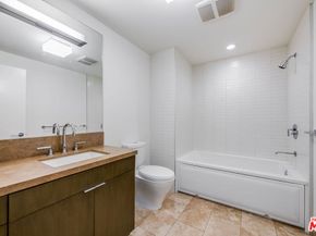 1705 Ocean Ave 107, Santa Monica CA 90401