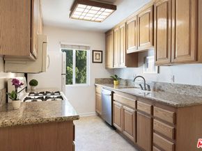 5252 Coldwater Canyon Avenue 214, Sherman Oaks CA 91401