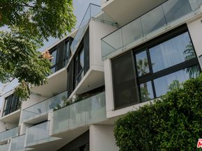 702 N Doheny Drive 101, West Hollywood CA 90069