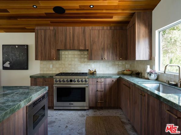 12030 Pacoima Court, Studio City CA 91604