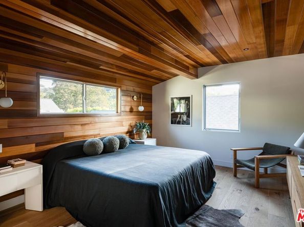 12030 Pacoima Court, Studio City CA 91604