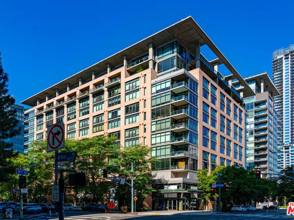 1111 S Grand Avenue 605, Los Angeles CA 90015