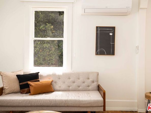 1277 W West Boulevard, Los Angeles CA 90019