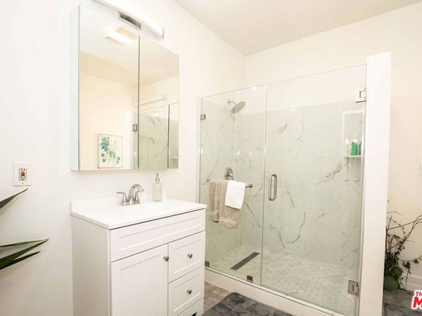 1277 W West Boulevard, Los Angeles CA 90019