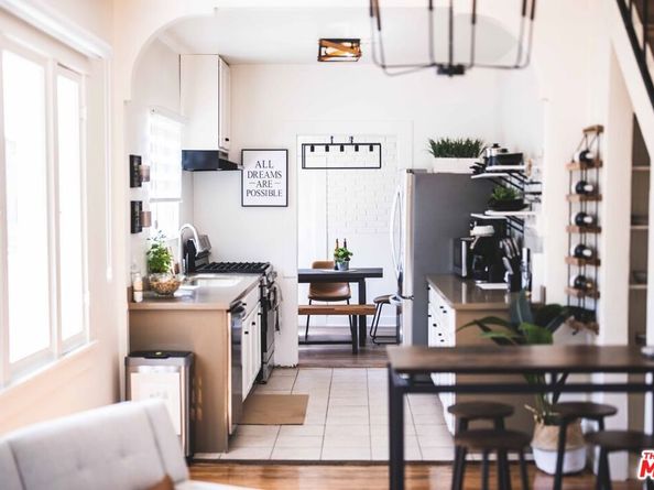 1277 W West Boulevard, Los Angeles CA 90019