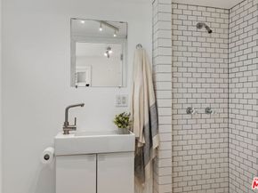 919 Venezia Avenue, Venice CA 90291