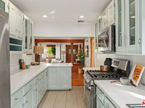 919 Venezia Avenue, Venice CA 90291