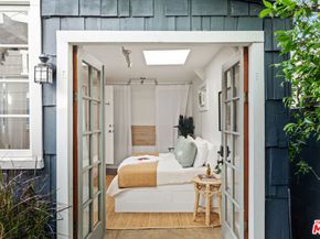 919 Venezia Avenue, Venice CA 90291
