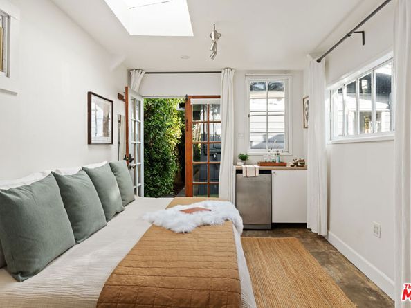 919 Venezia Avenue, Venice CA 90291