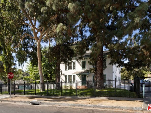 2191 El Sereno Avenue, Altadena CA 91001