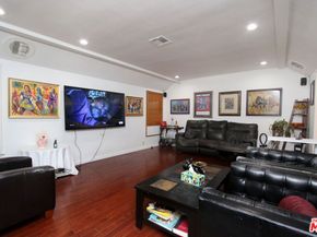 1807 Cochran Place, Los Angeles CA 90019