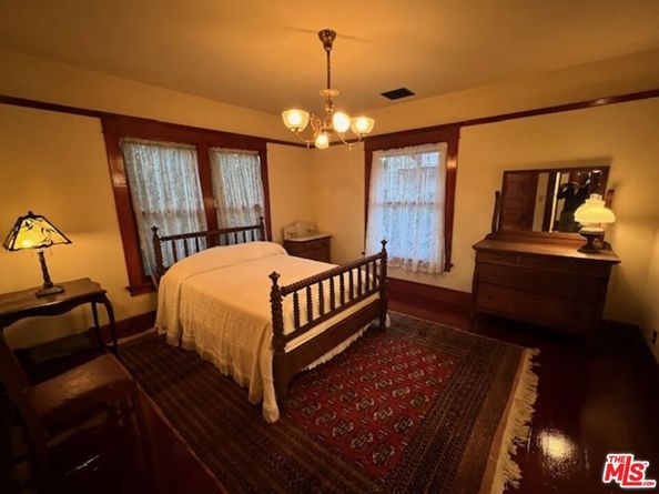 1340 Carroll Avenue, Los Angeles CA 90026