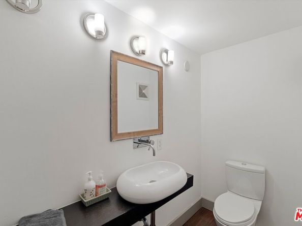 3006 Vista Crest Drive, Los Angeles CA 90068