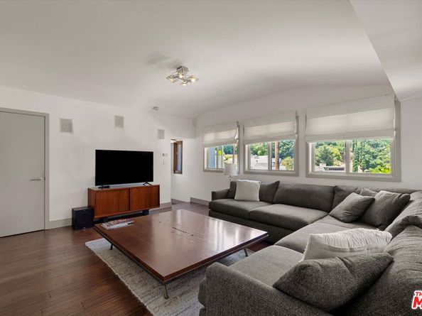 3006 Vista Crest Drive, Los Angeles CA 90068