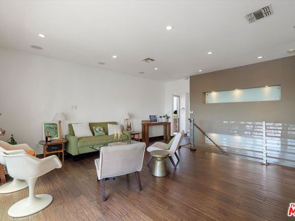 3006 Vista Crest Drive, Los Angeles CA 90068