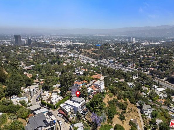 3006 Vista Crest Drive, Los Angeles CA 90068