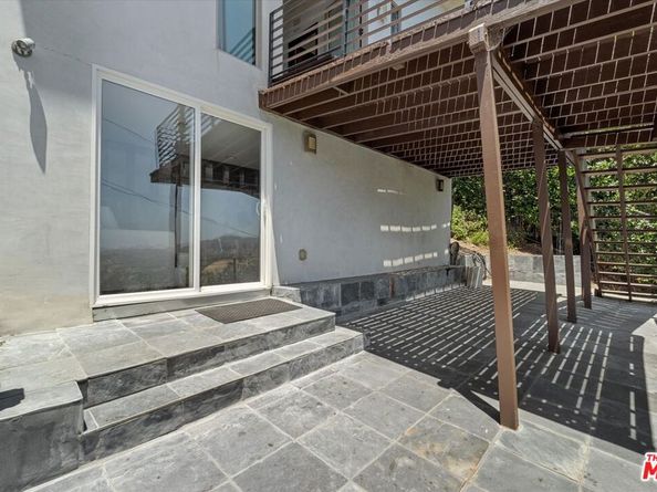 3006 Vista Crest Drive, Los Angeles CA 90068