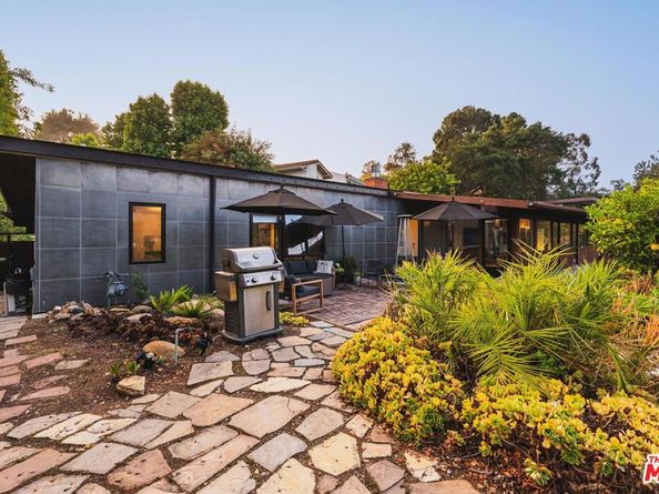 2718 Claray Drive, Los Angeles CA 90077