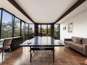 2718 Claray Drive, Los Angeles CA 90077