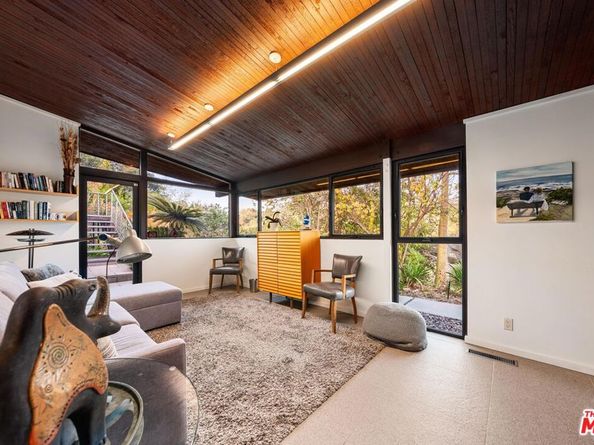 2718 Claray Drive, Los Angeles CA 90077