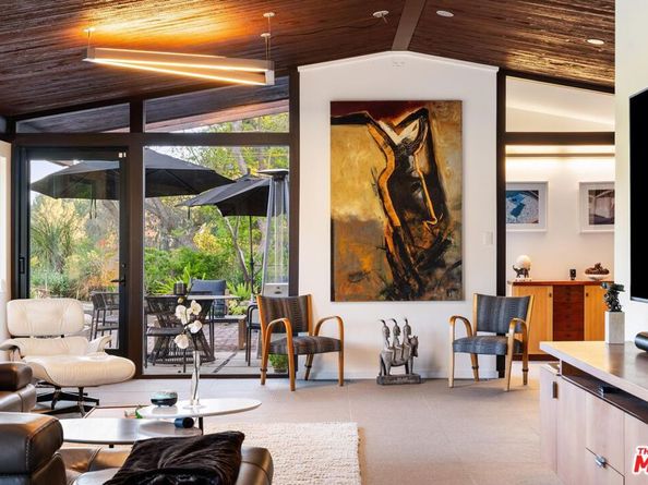 2718 Claray Drive, Los Angeles CA 90077