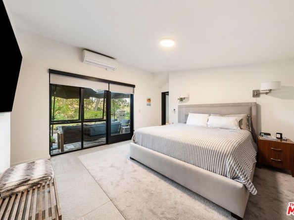 2718 Claray Drive, Los Angeles CA 90077