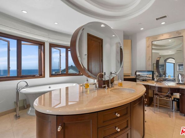 31554 Victoria Point Road, Malibu CA 90265